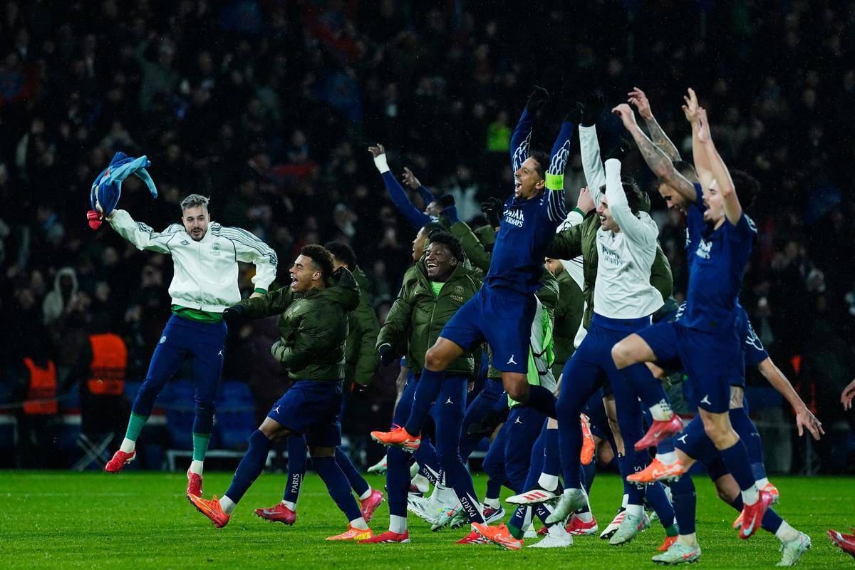 他是无可争 他是无可争