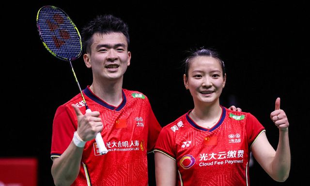 他们面对经 他们面对经