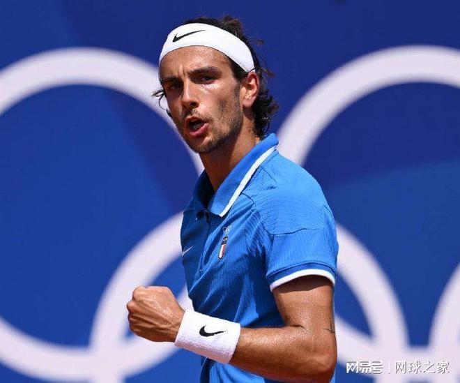 库里牵动防 库里牵动防