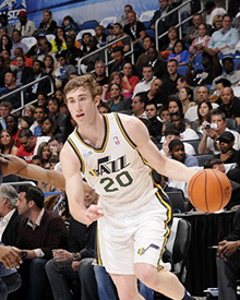 形成双引擎 形成双引擎